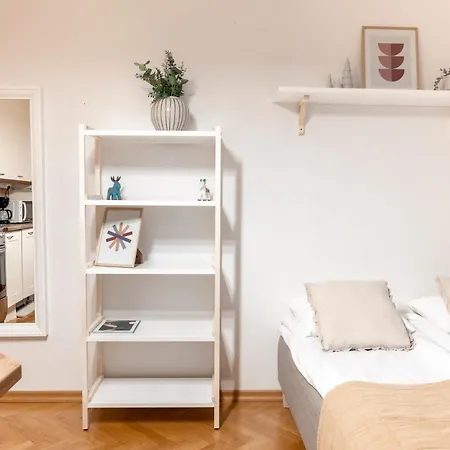 2ndhomes Compact Floor In Erottaja Appartement Helsinki